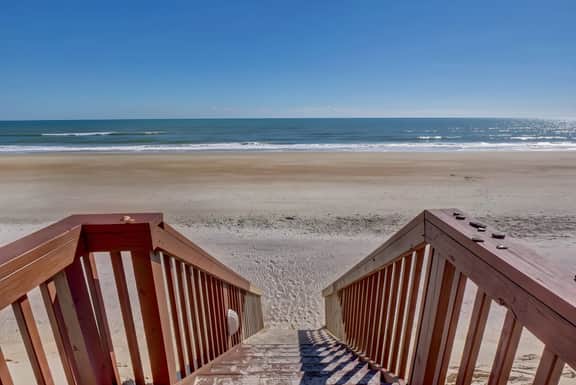 Oceanfront & Sound Views * Pool *